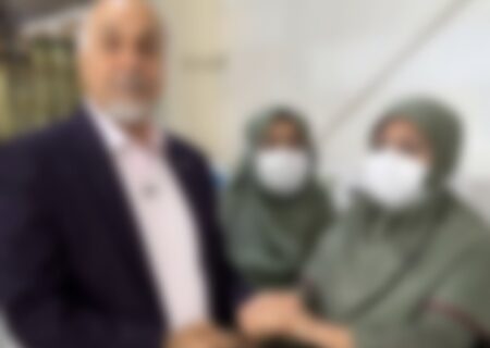 بوسه بر دست کارگر زن کار دست کارفرما داد/ جزئیات