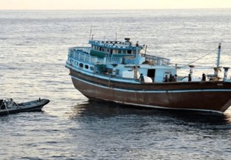 توقیف شناور حامل سوخت قاچاق در خلیج فارس