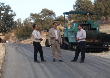 آسفالت ۲ کیلومتر از جاده سخت‌گذر کمفه با پیگیری‌های حسین کیانی فرماندار اندیکا