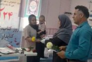 قصه‌خوانی کتابداران برای کودکان بیمار در لالی: پادزهر کتابداران برای دردهای کوچک بیمارستان امید