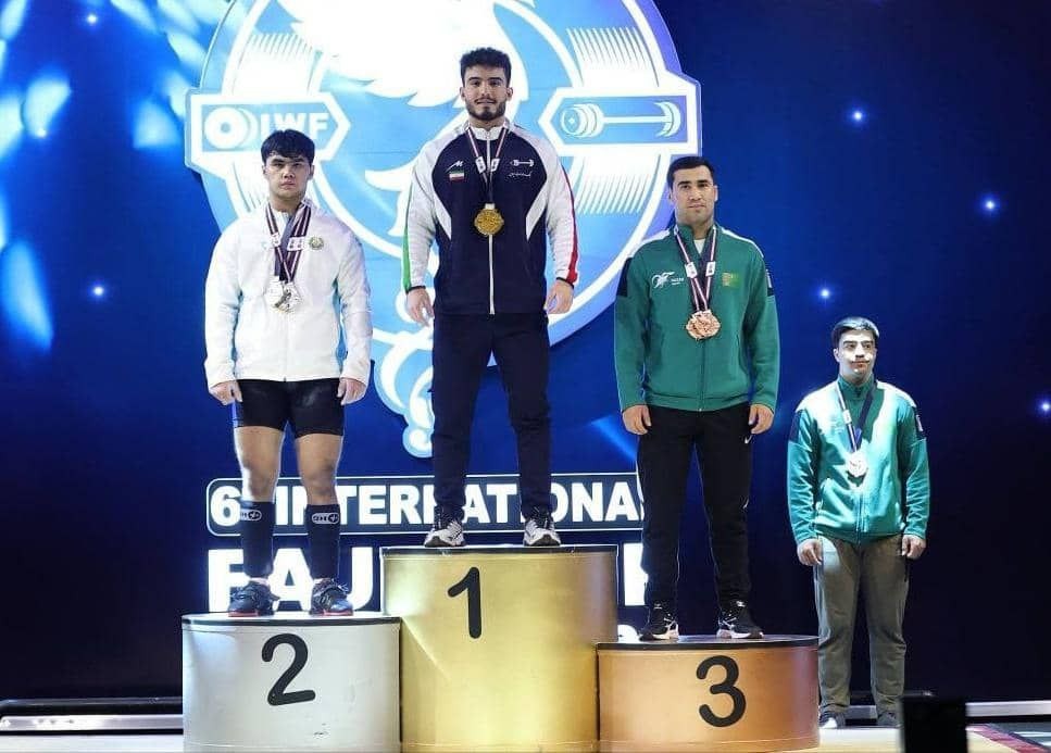 درخشش طلایی ایلیا صالحی‌پور؛ قهرمانی وزنه‌برداری ایران در جام فجر با ۳ مدال