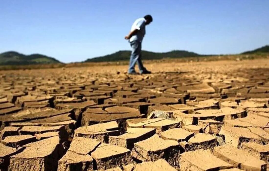 احمدی‌نژاد نتوانست یک وزارتخانه منتقل کند چه برسد تخلیه تهران/ خشک کردن دریاچه پریشان برای دلمه بادمجان تهرانی‌ها/راه حل بی‌آبی از زبان اسماعیل کهرم