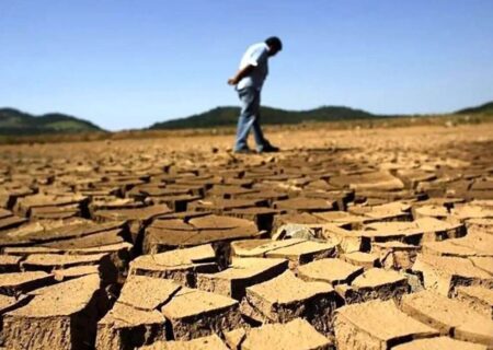 احمدی‌نژاد نتوانست یک وزارتخانه منتقل کند چه برسد تخلیه تهران/ خشک کردن دریاچه پریشان برای دلمه بادمجان تهرانی‌ها/راه حل بی‌آبی از زبان اسماعیل کهرم