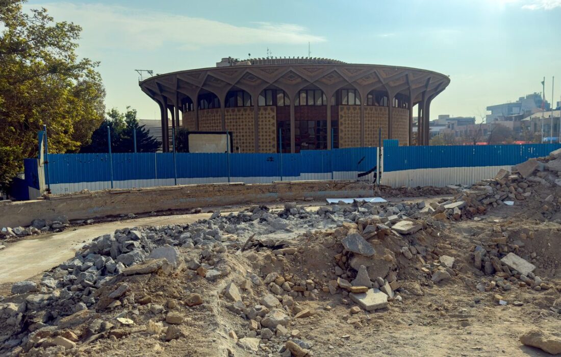 از دلخوشی ساده مردم تا نخاله‌های باقی‌مانده؛ چه بر سر حوض تئاترشهر آمد؟/ روایت‌های متناقض شهرداری، میراث و ارشاد