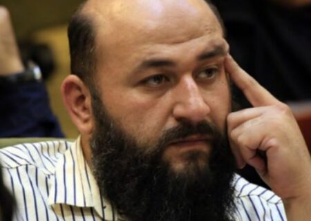 اسب تک‌شاخ بالداری به نام جرم امنیتی قابل گذشت