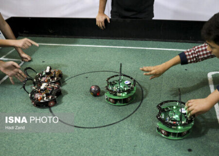 استعدادهای برتر دانشجویی و دانش‌آموزی در حوزه رباتیک شناسایی می‌شوند