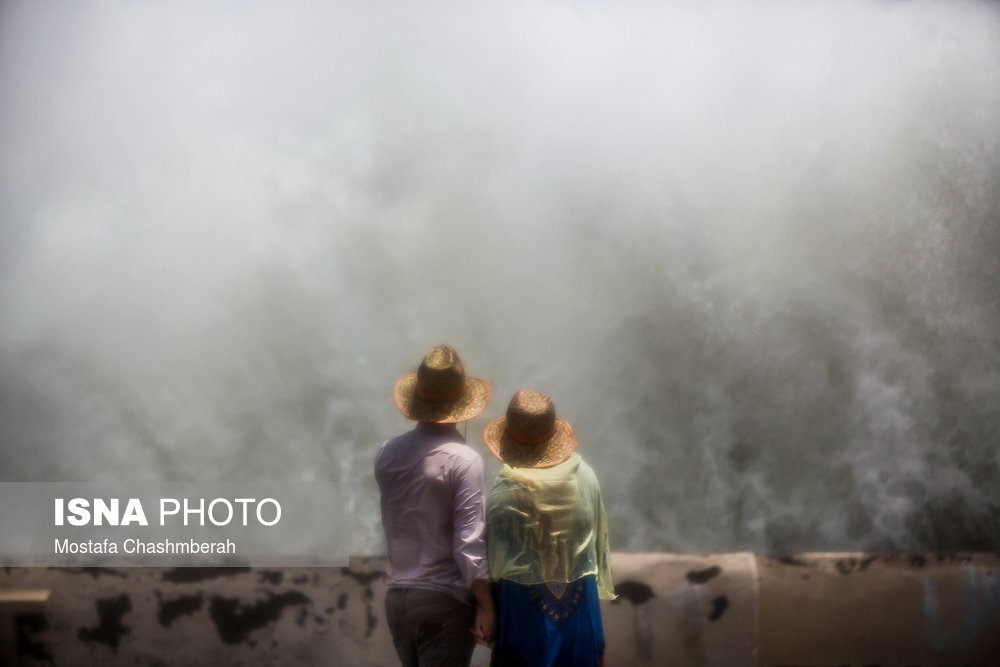 افزایش ارتفاع امواج در آب‌های شمال و جنوب کشور