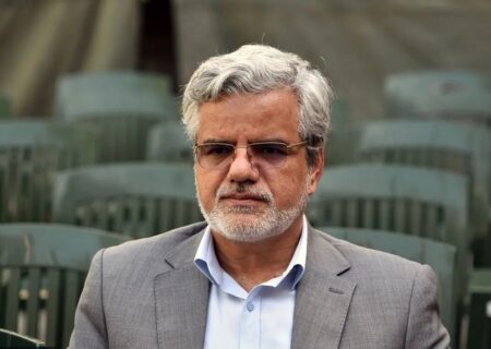 انتقاد تند محمود صادقی از فیلترینگ؛ پا از روی گلوی مردم بردارید!