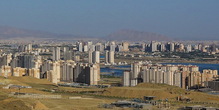 بارگذاری بی‌پایان جمعیت در شهری بی‌رمق