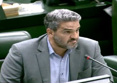 بانک مرکزی با ۵ بانک متخلف برخورد کند/ سهامداران متخلف بانک آینده بازداشت شوند