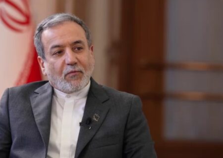 ببینید | اولویت ایران در سیاست خارجی چیست؟ / جمله جالب عراقچی: مرزی که از آن کالا رد می‌شود، سرباز رد نمی‌شود