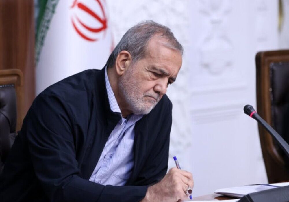 تأکید پزشکیان بر نقش مساجد در فقرزدایی و حل ناهنجاری‌های اجتماعی