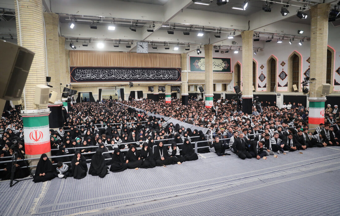 تصاویری از عزاداری در حسینیه امام خمینی/ پزشکیان و جلیلی هم حضور داشتند/ تیپ سردار قاآنی در این مراسم چگونه بود؟