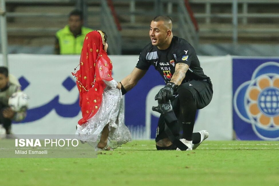 جیمی جامپ پربازدید بازی استقلال خوزستان – فولاد