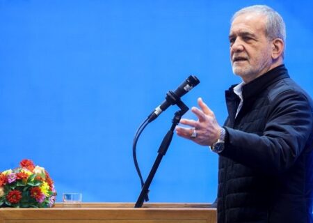 حمله تند روزنامه اصلاح طلب به پروژه وفاق پزشکیان/ دولت به آدمهای کاردان نیاز دارد و آدم کاردان را با وفاق منصوب نمی کنند