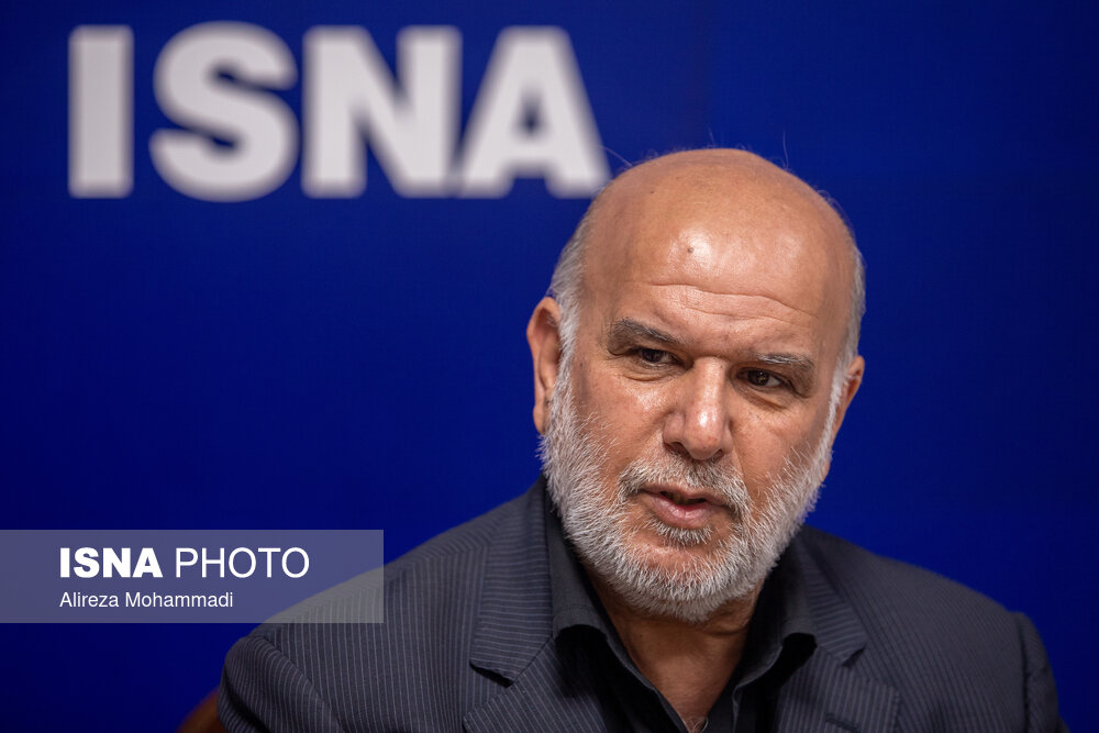 در فوتبال خوزستان افراد سفارشی را نمی‌پذیرم/ وقتی از علیرضا منصوریان انتقاد کردم، ناراحت شد