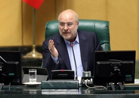 رئیس مجلس ۳ قانون را ابلاغ کرد/ ابلاغ قوانین حمایت از ایرانیان خارج از کشور