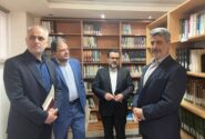 رئیس کل دادگستری استان به مناسبت روز کتاب و کتاب خوانی از کتابخانه تخصصی دادگستری کل استان بازدید کرد