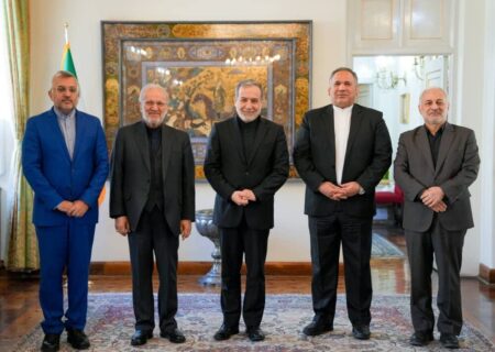 رایزنی رؤسای کمیسیون اقتصادی و کمیته دیپلماسی اقتصادی مجلس با عراقچی