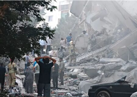 زاکانی: در بازسازی منازل آسیب‌دیده جنگ از دولت یک ریال هم نگرفته‌ایم