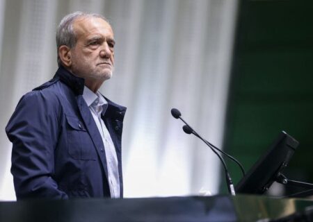 شکار لحظه‌های خاص حضور پزشکیان در جلسه علنی مجلس + عکس