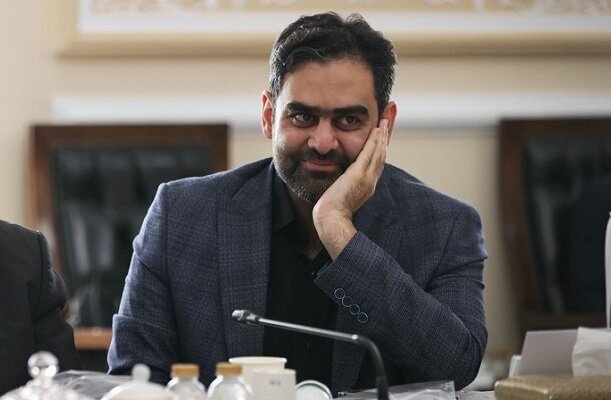 صمیمیت خاص ثابتی و خضریان در صحن علنی + عکس