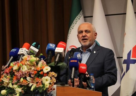 ظریف کدام بیت از حافظ را اشتباه خواند و سریع اصلاح کرد؟