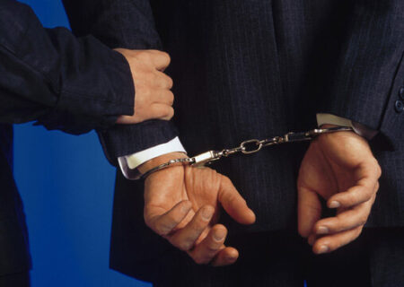 عضو شورای شهر دورود به اتهام دریافت رشوه بازداشت شد