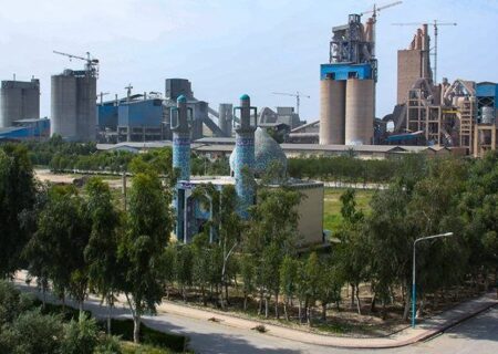 عملکرد موفق مدیر عامل شرکت سیمان خوزستان در مسیر توسعه و تولید در نیم‌سال اول سال ۱۴۰۴