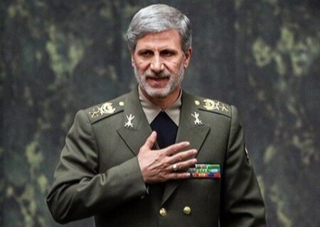 فرمانده کل ارتش: بسیج ستون ثبات ملی است / همدلی نیروهای مسلح سرمایه راهبردی ایران است