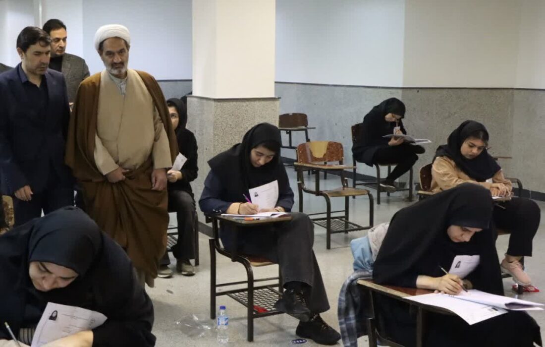 معاون منابع انسانی دادگستری آذربایجان غربی از روند برگزاری آزمون جذب عمومی تصدی منصب قضا بازدید کرد