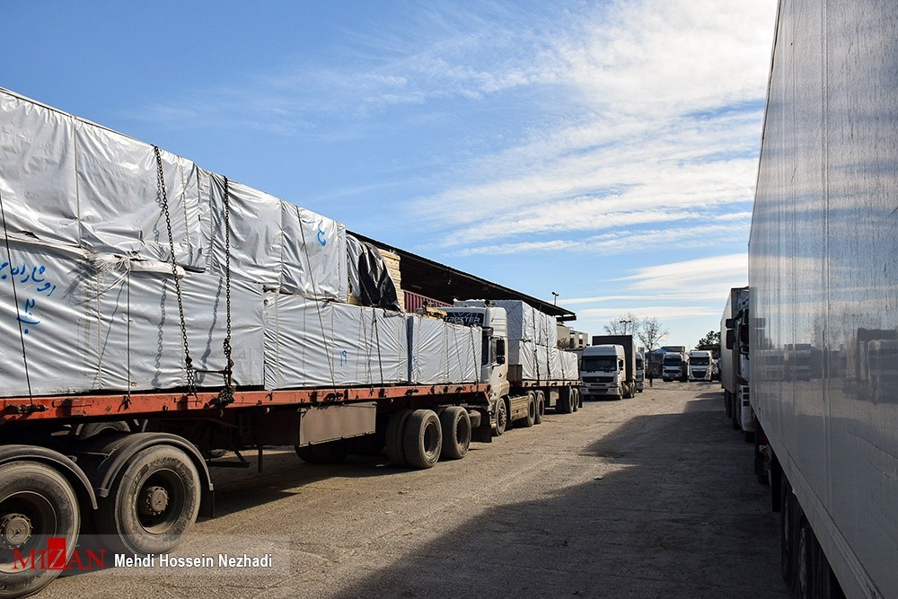 مقابله جدی با قاچاق سوخت در منوجان؛ کارت سوخت کامیون‌های متخلف مسدود می‌شود