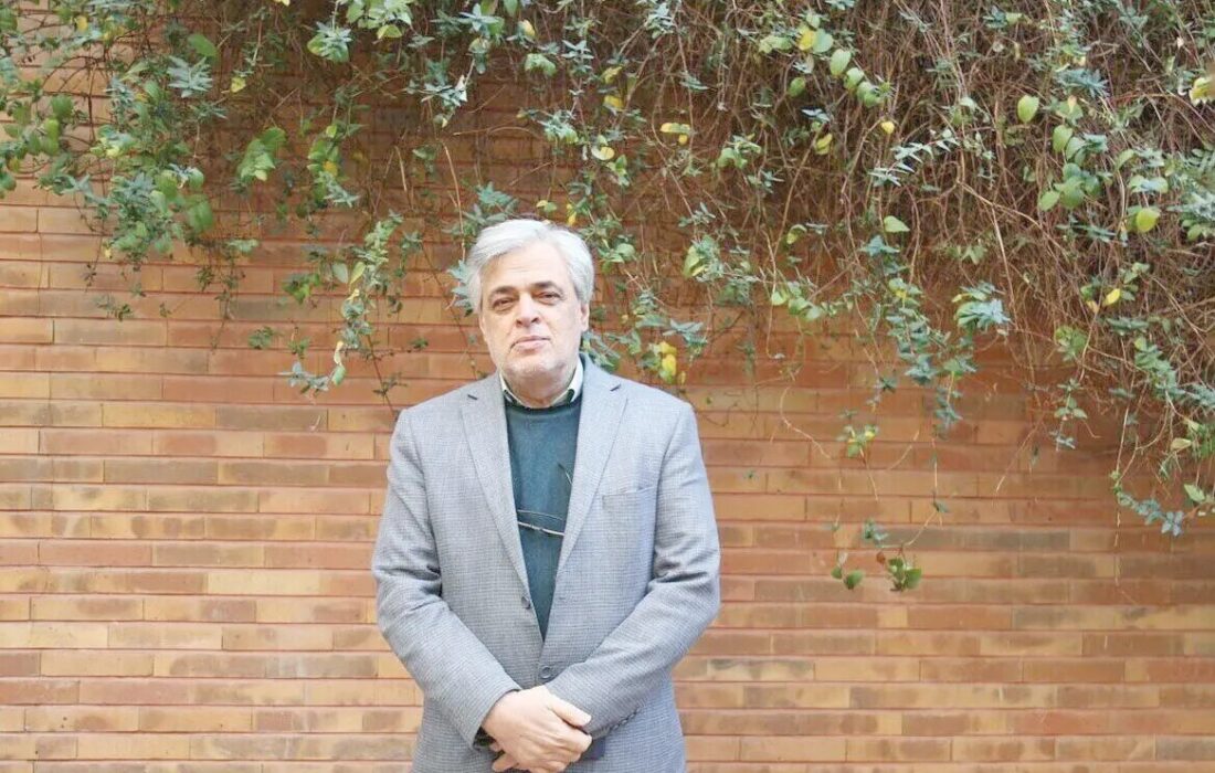 مهاجری در واکنش به استعفای فیاض زاهد: منتقدان را از قطار دولت پیاده نکنید / شرافت قلم خریدنی نیست