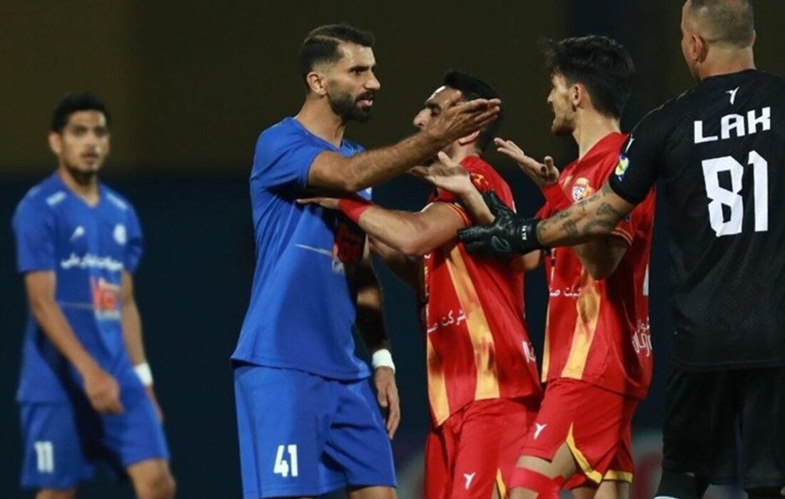 میردورقی: برخی از بازیکنان استقلال خوزستان با تاکسی اینترنتی کار می‌کنند