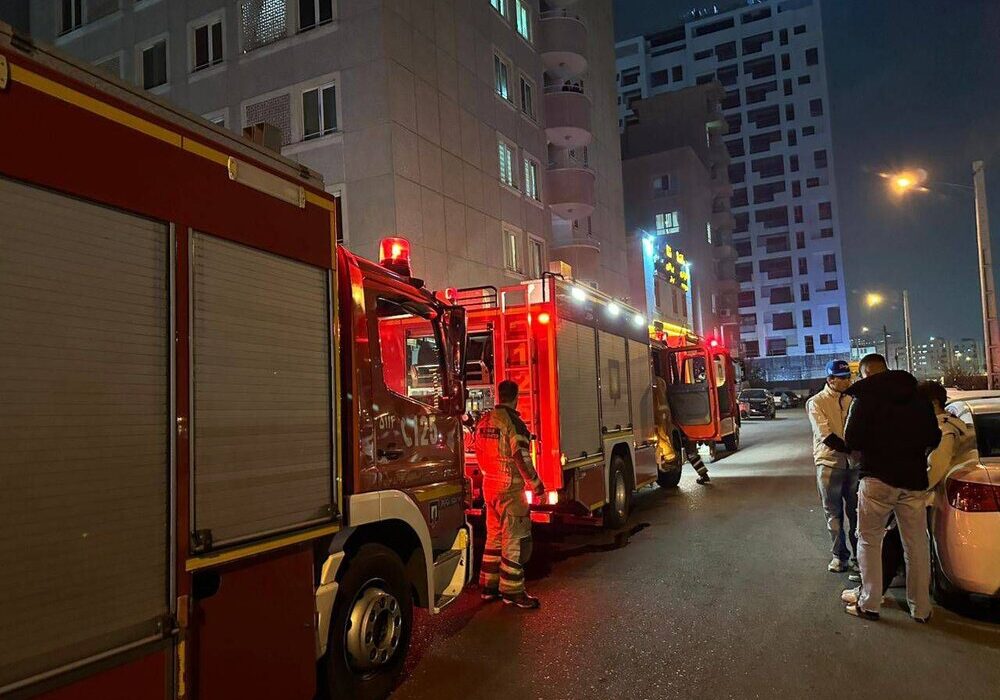 نجات ۲۰ نفر از حادثه آتش‌سوزی شهرک راه‌آهن تهران