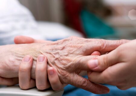 نقش ابزار دیجیتال در زوال عقل زودرس