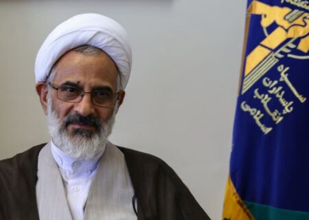 نماینده ولی‌فقیه در سپاه: روحانیت وظیفه دارد جامعه را به حرکت درآورد