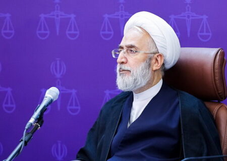 هیچ قاضی حق ندارد بدون دلایل قانونی، شخصی را احضار یا از آزادی محروم کند