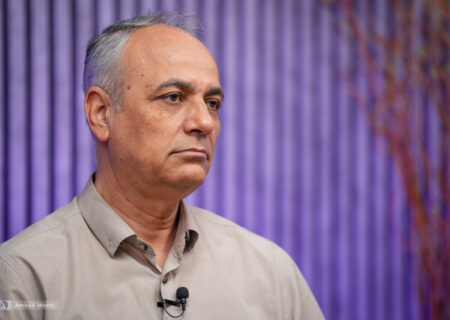 واکنش کنایه‌آمیز زیدآبادی به نصب مجسمه شاپور اول/ با جماعتی در کشورمان روبرو هستیم که از هر میراث تاریخی فقط همان جنبه‌های آزاردهنده‌اش را می‌پسندد