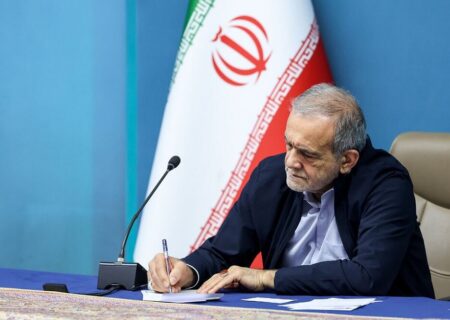 پزشکیان: از حمایت رهبری انقلاب سپاسگزارم/مسیر پیشرفت را با همراهی مردم دنبال می‌کنیم