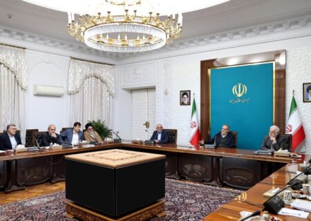 پزشکیان: در ترویج زیست عفیفانه اقداماتی انجام نشود که به سرمایه اجتماعی کشور آسیب بزند