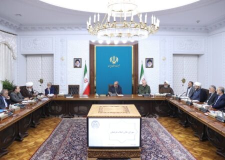 پزشکیان: رعایت قوانین عفاف و حجاب باید از سوی مدیران و کارکنان دستگاه‌ها آغاز شود