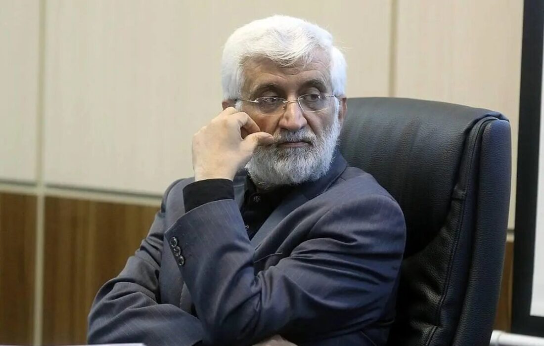 کنایه‌های عجیب جلیلی به تیم دولت روحانی؛ برخی پس از اجرای مکانیسم ماشه گفتند برگشتیم به ۱۰ سال قبل/در همین برهه جنگ و دلار ۱۰۰تومانی به مردم تحمیل شد