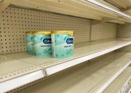 گریه‌های گرسنه در سکوت؛ نوزادان اندیکا در محاصره کمبود شیر خشک و دارو