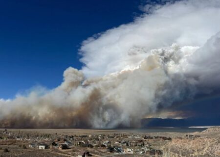 گسترش سریع حریق جنگلی در مناطقی از کالیفرنیا