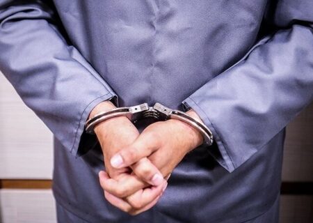 این کلاهبردار مأمورنما در تهران را شناسایی کنید/ عکس