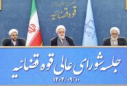 بعضا افرادی که زمانی انقلابی دوآتشه بودند اکنون مصرحات قانون اساسی را انکار می‌کنند