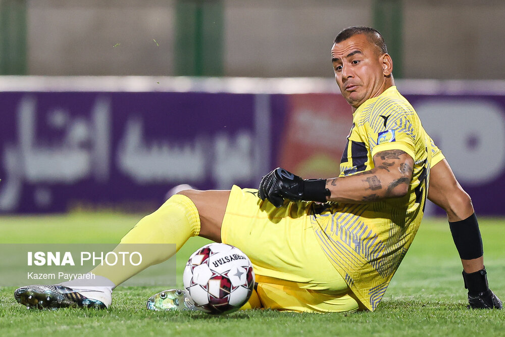 حامد لک: هواداران فولاد صبور باشند/ مشکل مهاجم شش دانگ نداریم