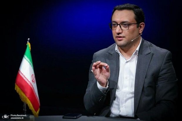 حمله تند مشاور قالیباف به حسن روحانی؛ افزایش فعالیت روحانی در فضای رسانه ای بی حساب نیست/ او دستگاه نظامی و امنیتی را زیر سوال برده!