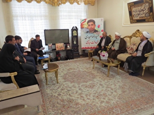 خانواده‌های شهدا مایه آرامش و برکت جامعه‌اند